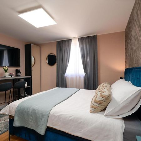 Sapphire Studio Apartment With Free Private Parking Ragusa Esterno foto