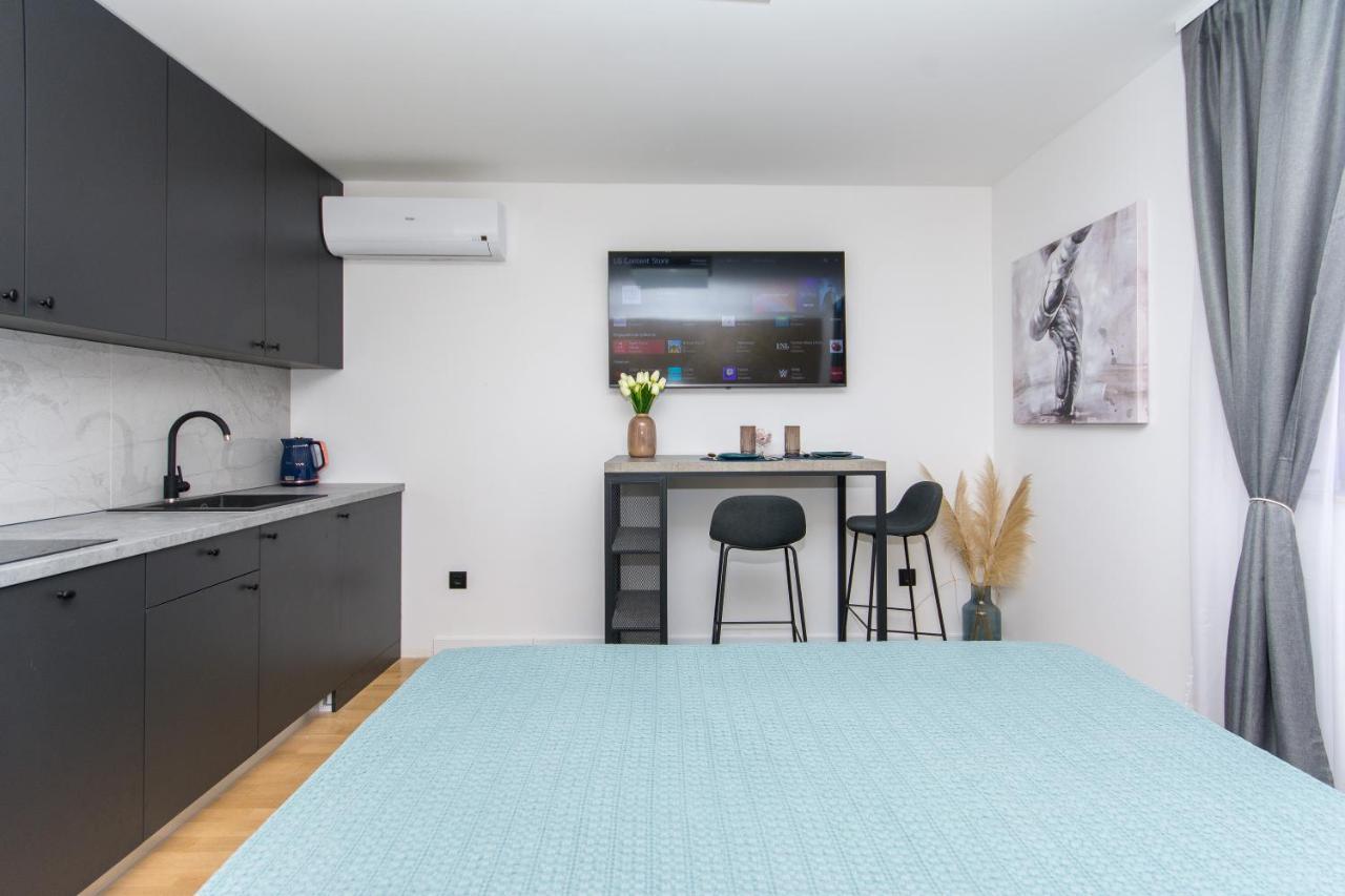 Sapphire Studio Apartment With Free Private Parking Ragusa Esterno foto