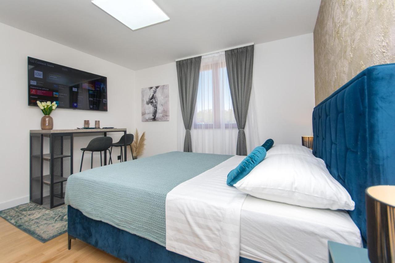 Sapphire Studio Apartment With Free Private Parking Ragusa Esterno foto