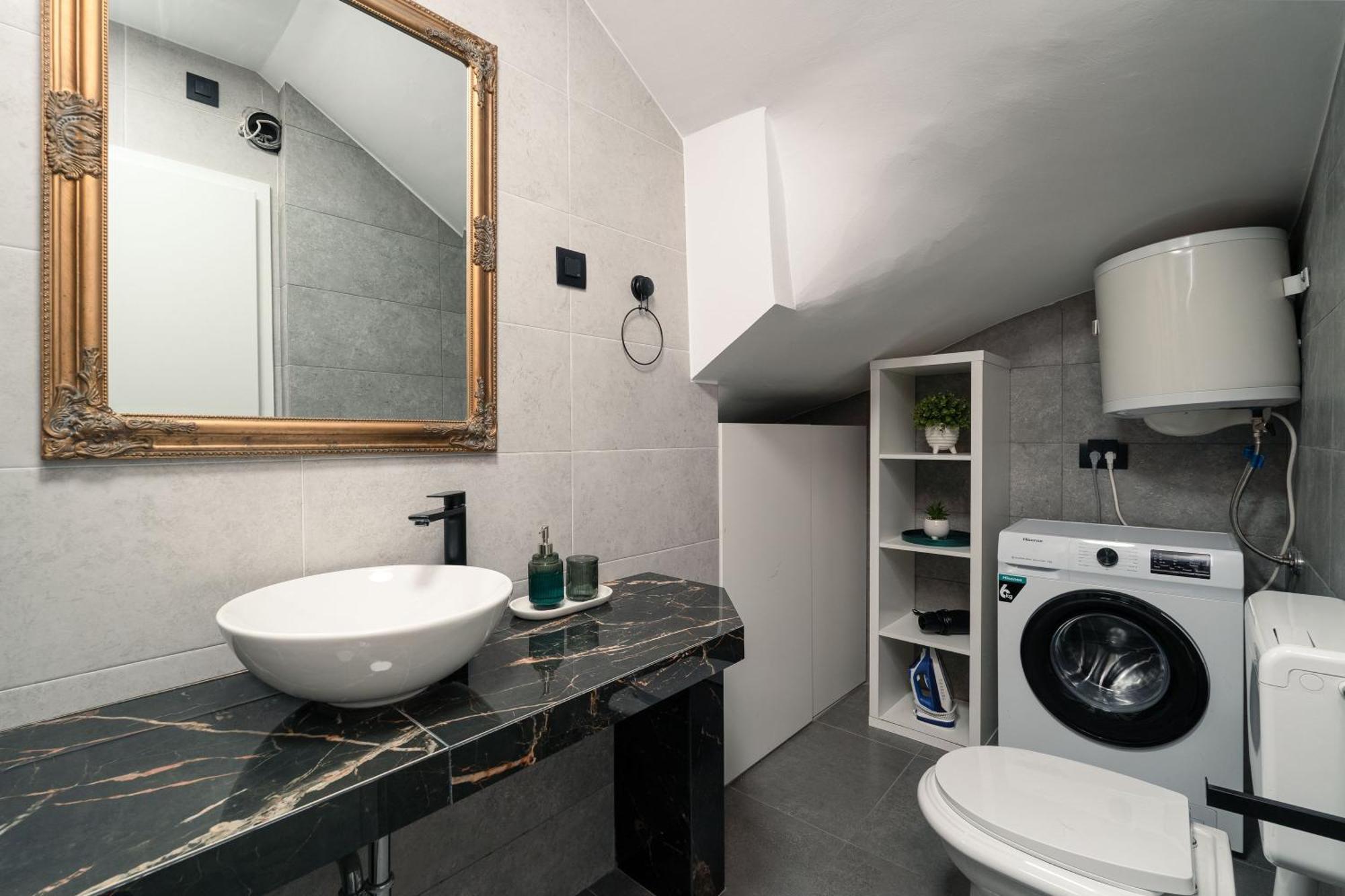 Sapphire Studio Apartment With Free Private Parking Ragusa Esterno foto
